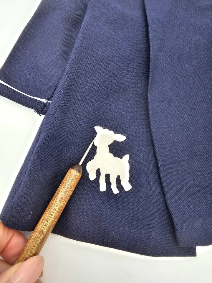 Bata de lana botánica vintage Terri Lee Fashions etiquetada azul marino con fieltro cordero 1950 Foto 4 de 4