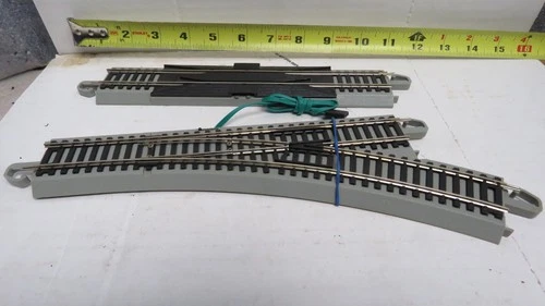 BACHMANN EZ TRACK HO  1 SWITCH 1 RERAILER TRACK   636823