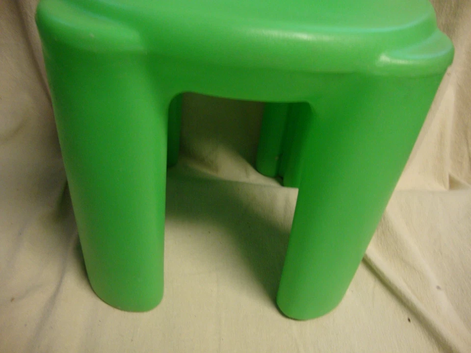 Ярко-зеленое детское кресло для ребенка ясельного возраста Little Tikes - Изображение 3 из 4