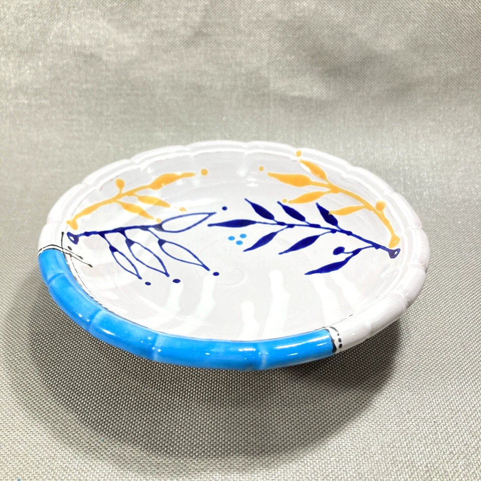 Plato de caramelo de terracota pintado esmaltado patrón floral blanco azul amarillo 6 pulgadas de ancho Foto 2 de 4