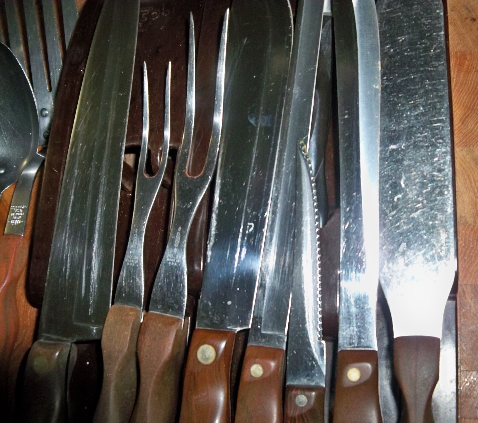 VTG 9 Cutco Kitchen Knife Carving Set Complete w/ Bakelite Wall Mount Holders