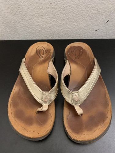 Olukai Kumu Leather Flip Flops Sandals Womens size 9 Gold