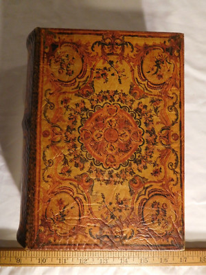 Splendid Vintage Deluxe Felt Lined ''Book Safe'' Large Size with Magnetic Closure