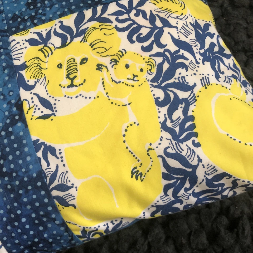 Almohada de retazos de tela Lilly Pulitzer hecha a mano de colección 18x18 Foto 4 de 4