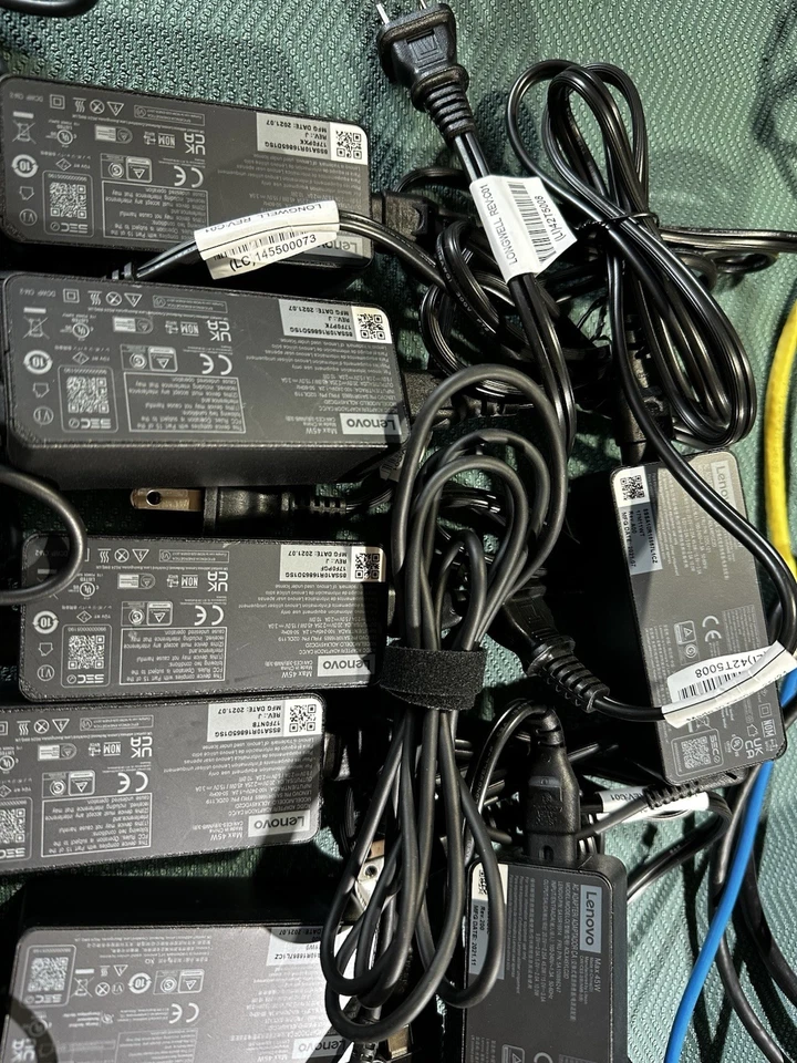 Cargador Adaptador CA Portátil 10 Piezas Original Lenovo 45W 20V 2.25A USB-C Foto 2 de 4