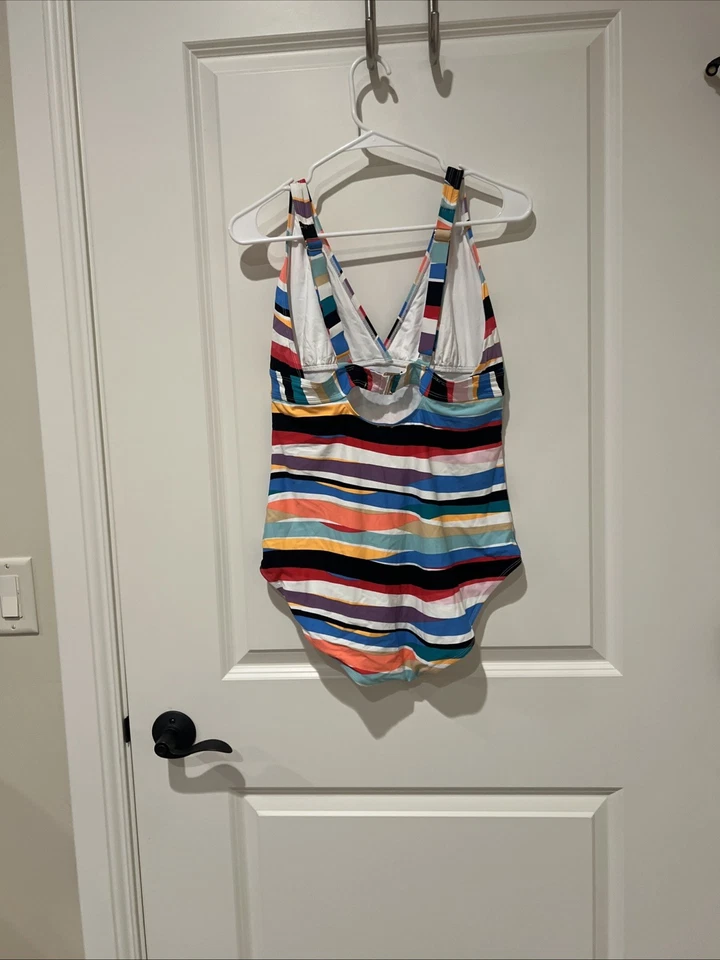 Traje de baño de una pieza con encubrimiento Anne Klein para mujer Foto 2 de 4