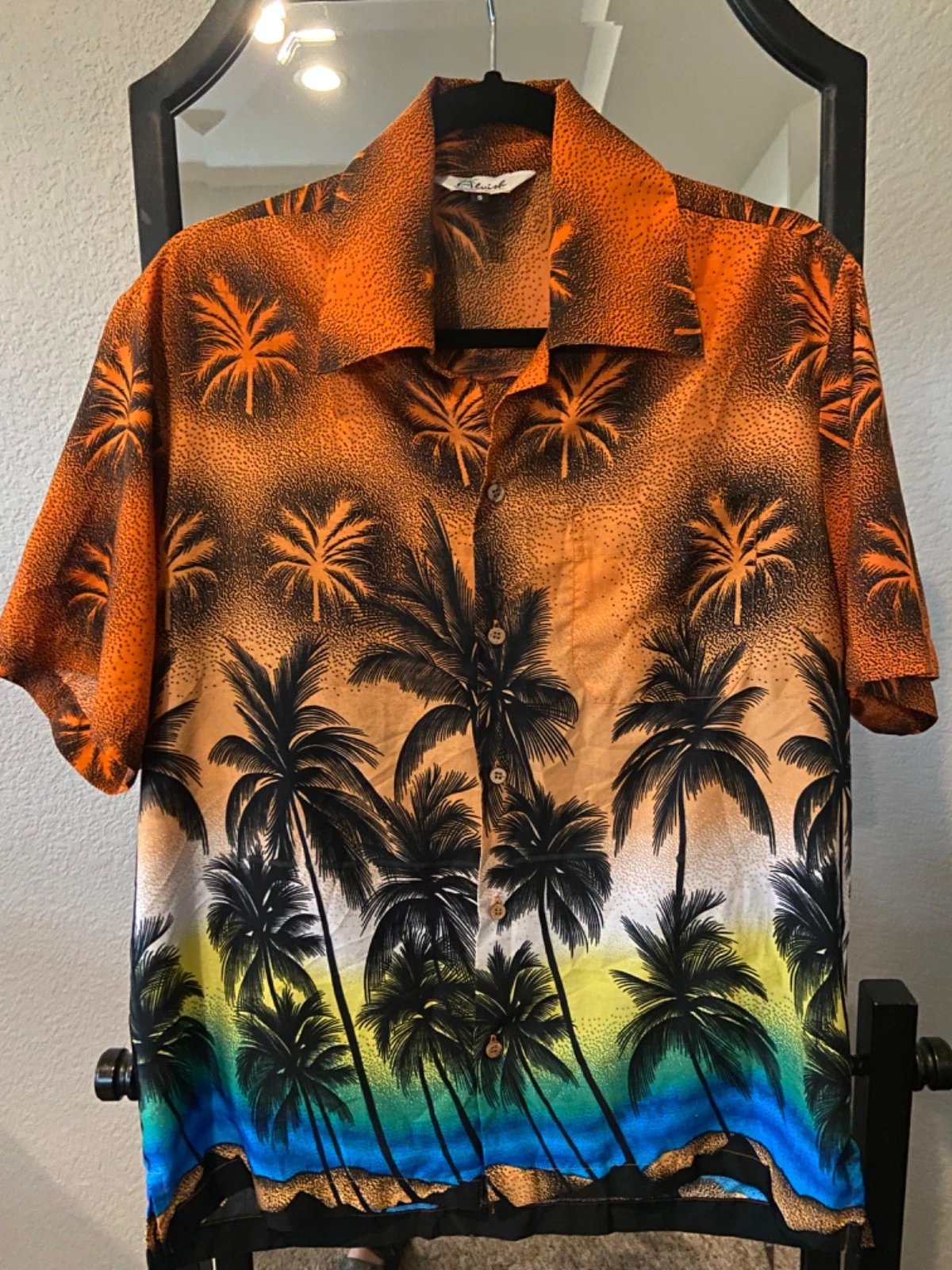 Men’s Hawiian Shirt short sleeve size small tropical palm trees beach vacation