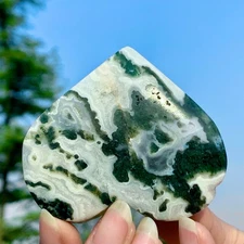 104G Natural Moss Agate Hand Carved Heart-shaped Crystal Quartz Decor Healing