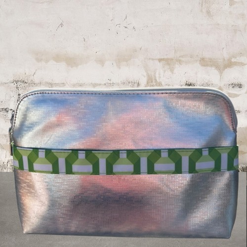 Bolso de Cosméticos CLINIQUE Plateado y Verde con Bolsillo Frontal Paquete NUEVO - Imagen 16 de 19