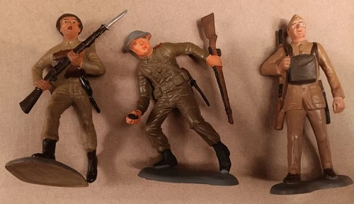 VINTAGE  LOUIS MARX GOLDMARX WW II British Canadian Soldiers 6” PLASTIC FIGURES