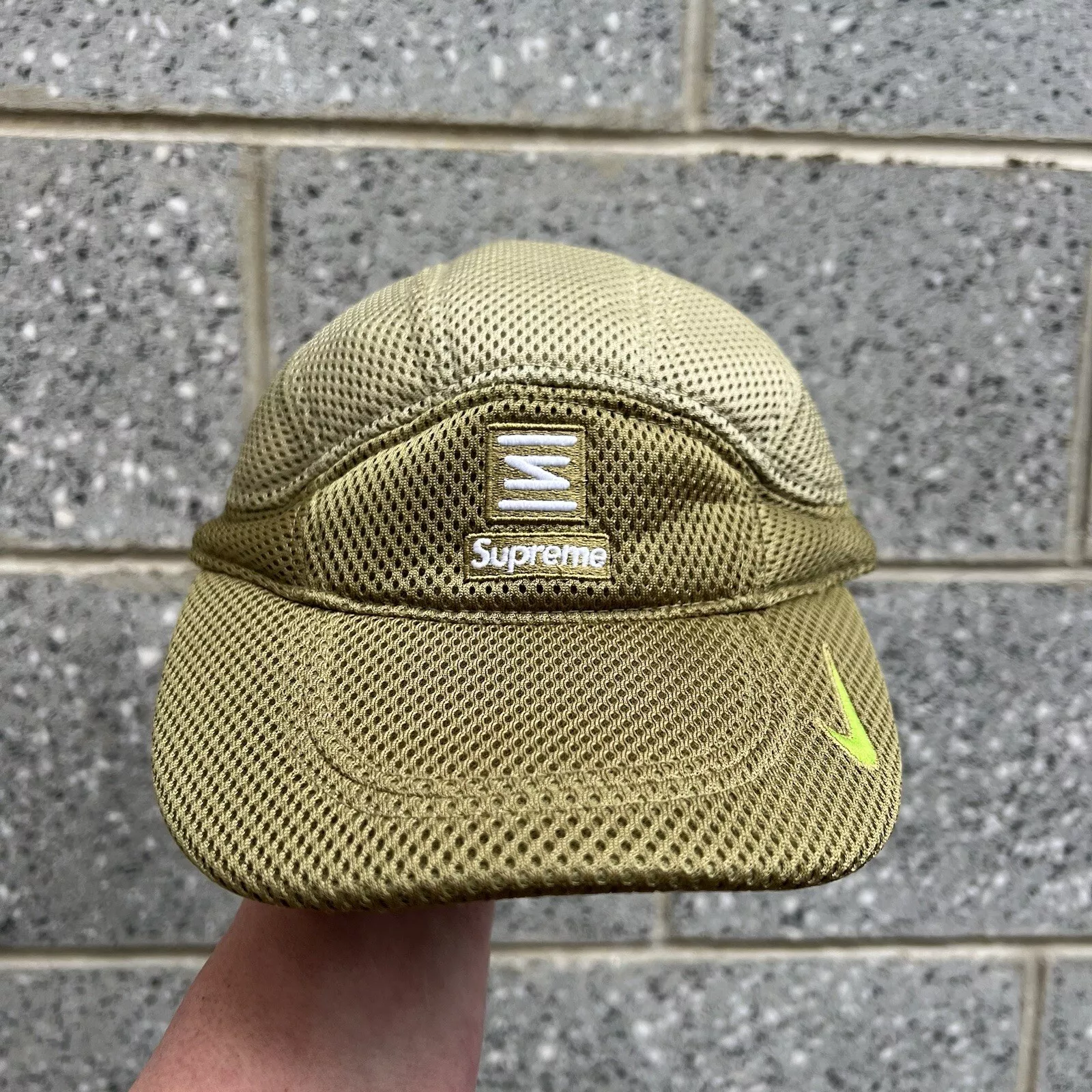 Chapeau de course Supreme Nike Shox olive 100 % AUTHENTIQUE