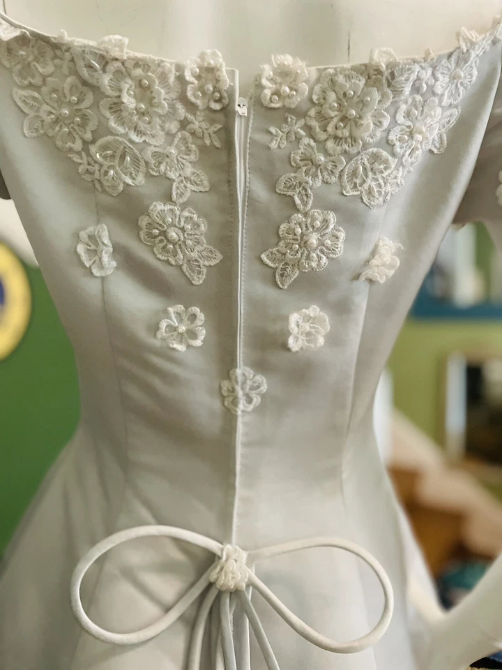 Vestido de fiesta de colección calce completo estilo tul satinado con cuentas y adornado S 26 graduación Foto 3 de 4