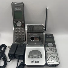 AT&T CL82201 Cordless Phone Digital Answering System 2 Handsets Charger & Cables