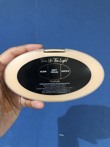 Too Faced Born This Way Turn Up The Light Highlighting Palette 'Medium’ New - Picture 5 of 5