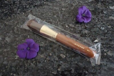 Morphe M611 bronze show fluffy bronzer brush