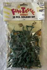 VTG Pkg of 30 Combat Troops Plastic Army Men Soldiers w/ Field Mat for play 