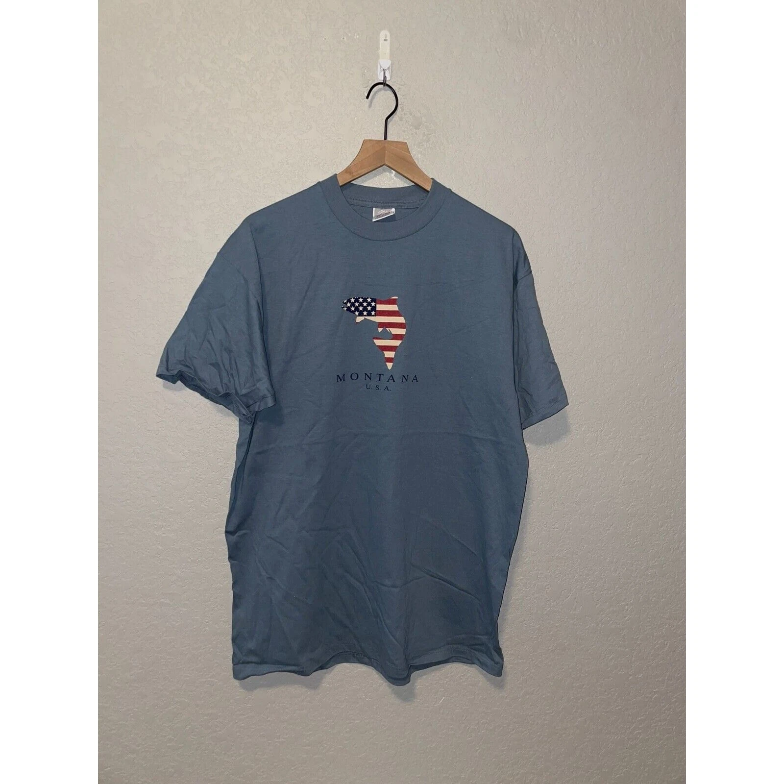 Vintage Montana Fishing Shirt Fish USA Tee Graphic Blue VTG Jerzees 90s Large