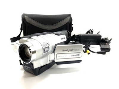 SONY CCD-TRV218E Hi8 Tape Analogue Video Camera HANDYCAM Complete Working Set