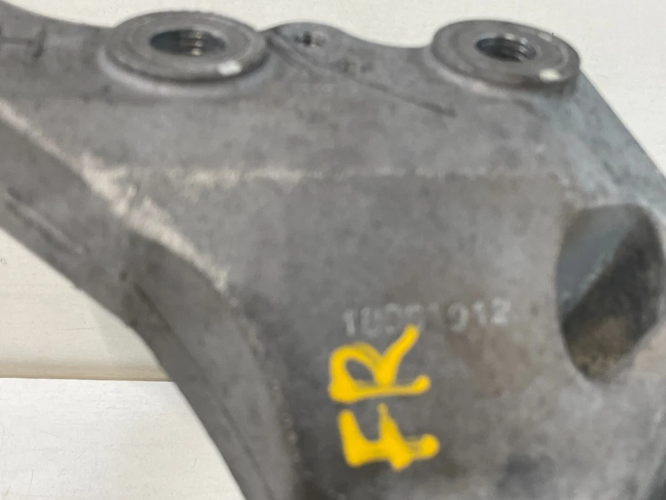 Nissan Rogue Sport 2017-2022 tracción delantera derecha motor soporte de montaje # 91619 Foto 3 de 4