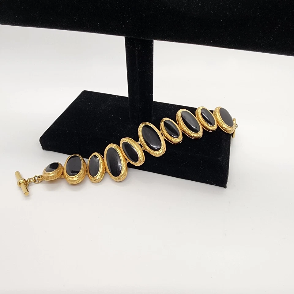 Pulsera de Colección Anne Klein Tono Dorado y Negro Lucite Moda con Cierre de Palanca 7.5" Foto 2 de 4