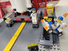 Lego City 3368 Space Center, 100%, minifigs, extras, retired, buggy, satellite