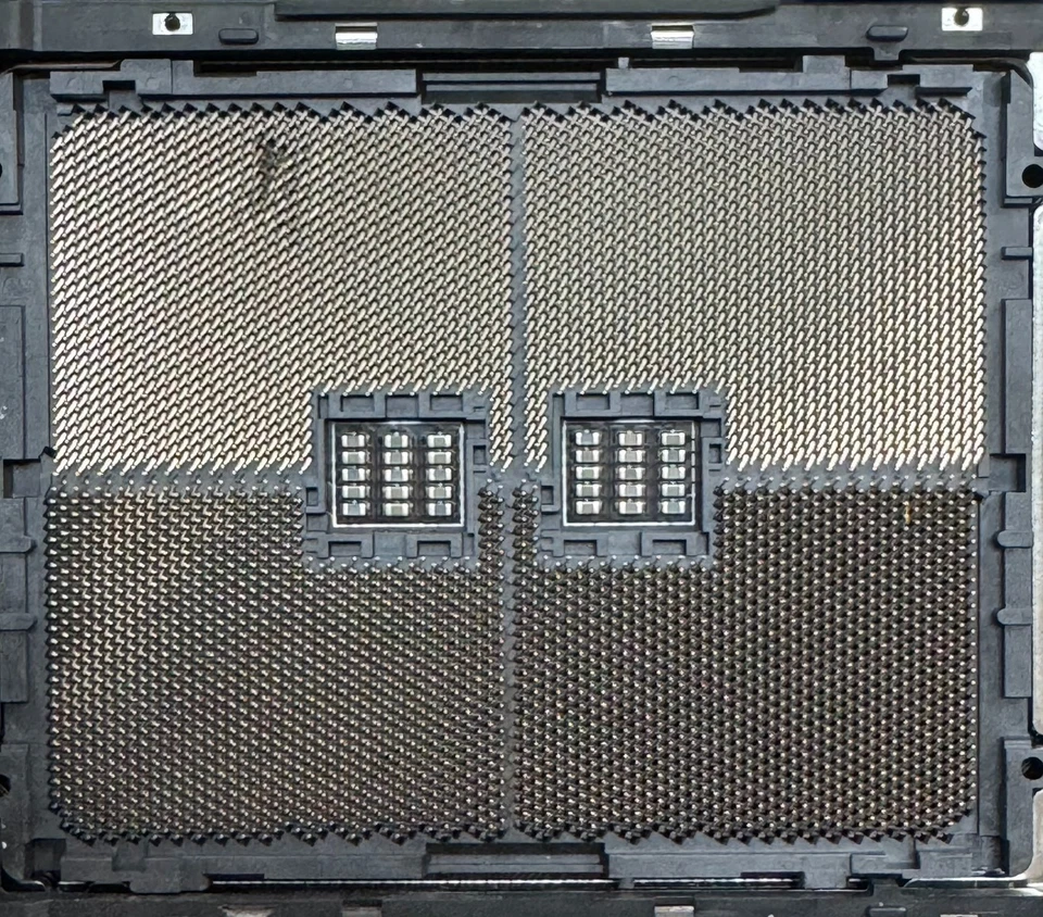 [UNTESTED] Supermicro MBD-M12SWA-TF-O AMD Ryzen Threadripper PRO Workstation - Image 4 of 4