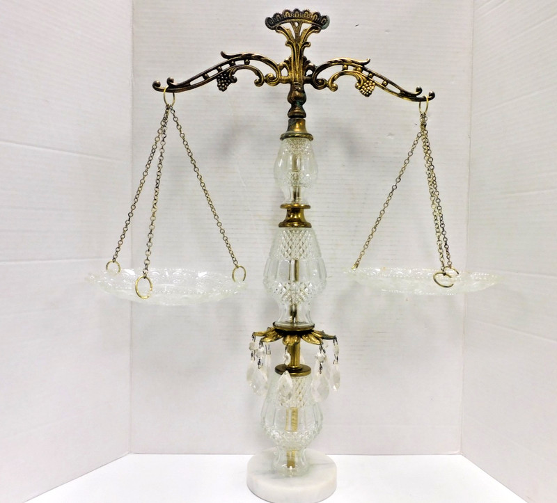 Vtg Hollywood Regency Brass Scales Of Justice Marble Base Crystal Prisms DW310F