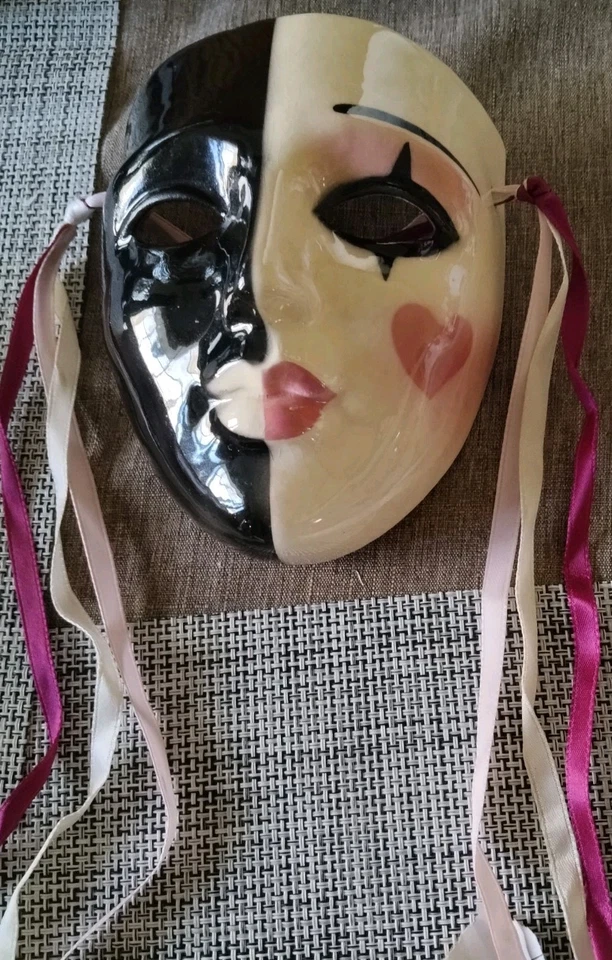 Máscara decorativa Art Deco vintage de arcilla San Francisco EE. UU. 1990 blanco y negro Foto 4 de 4