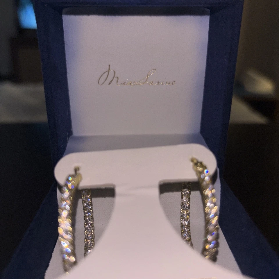 Aros aretes de diamantes cultivados en laboratorio Foto 4 de 4