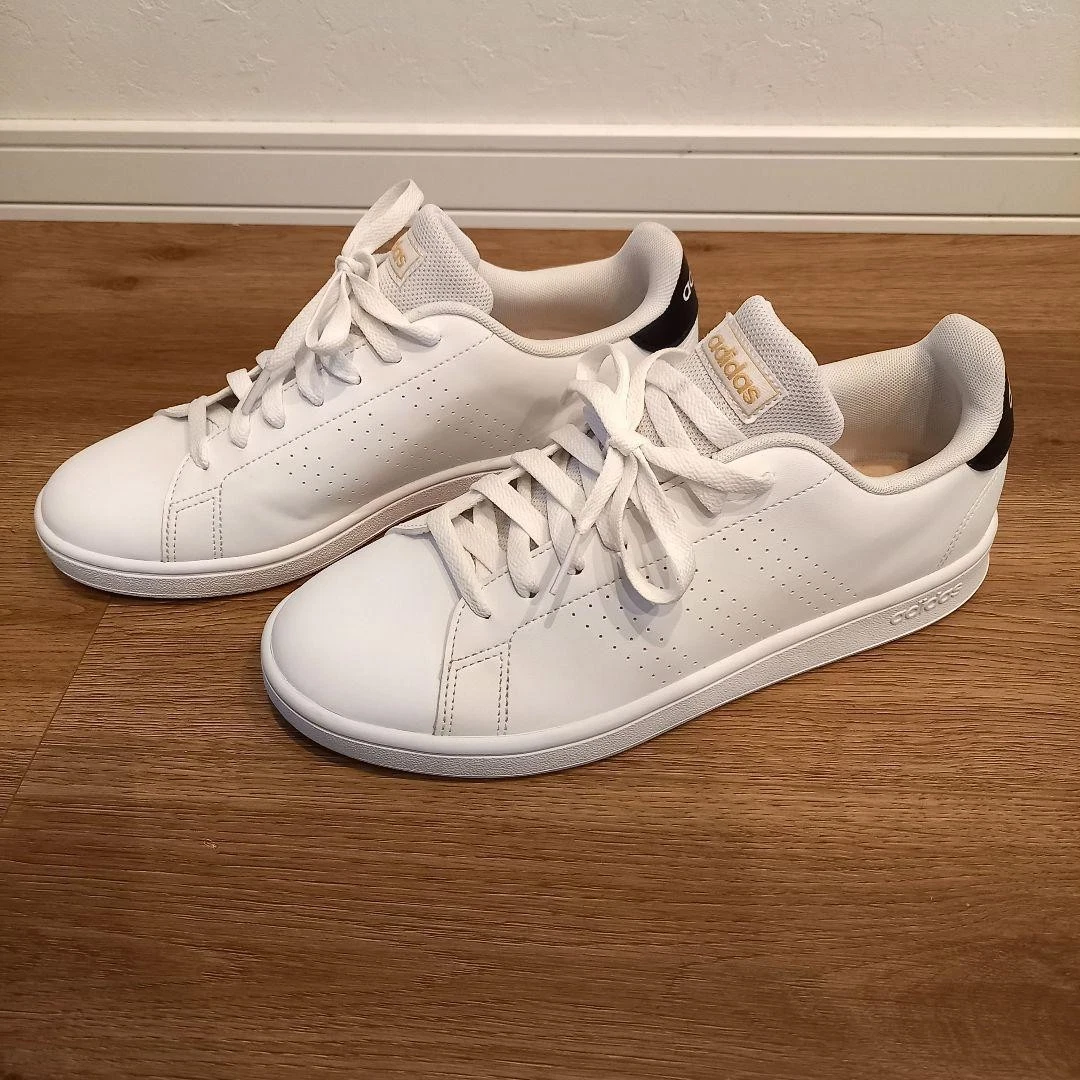 Sneakers Adidas unisex bianche 8 5 US 26 5 cm usate leggere usura condizioni di conservazione