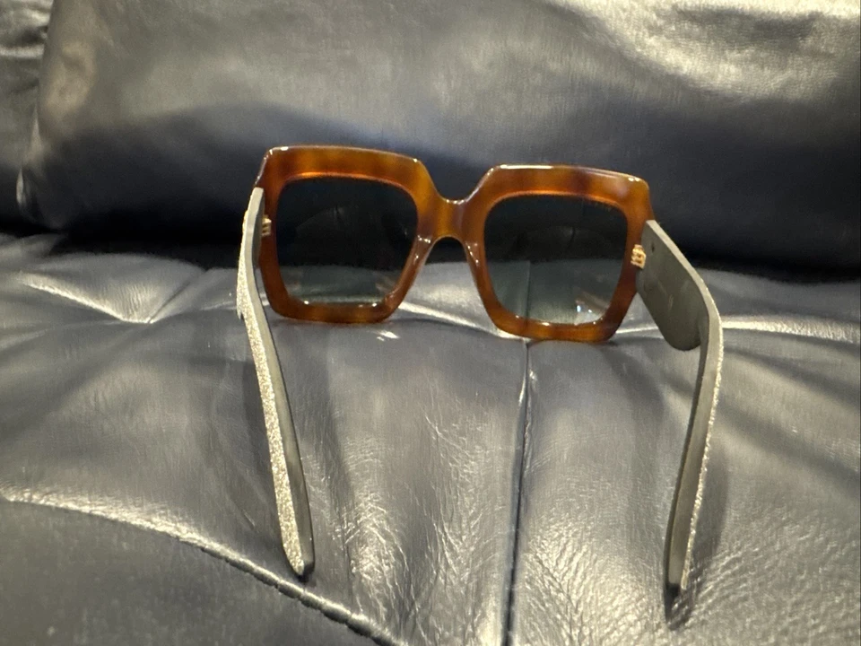 Gafas de sol cuadradas de gran tamaño Gucci para mujer marco marrón brillo plata brazos Foto 3 de 4