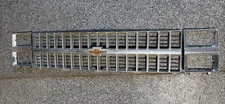 1981-82 GMC Squarebody Chevy C/K10-30 K5 Blazer Suburban Front Grill  OEM