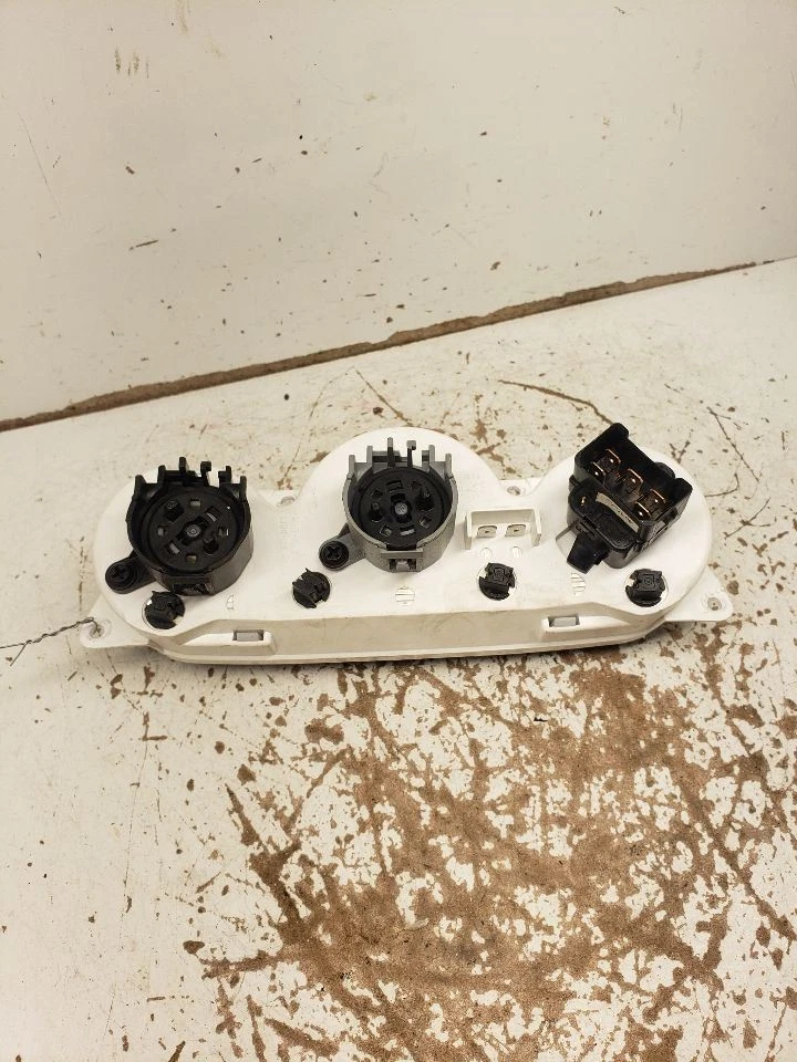 Temperature Control Black Finish Fits 00-07 FOCUS 1390707 - Image 2 of 4