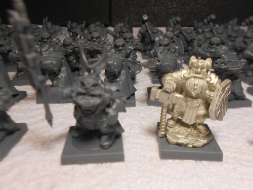 Warhammer King of War Dwarf Army Lot of 68 Figures Unpainted with Shipping Foam - Picture 7 of 20