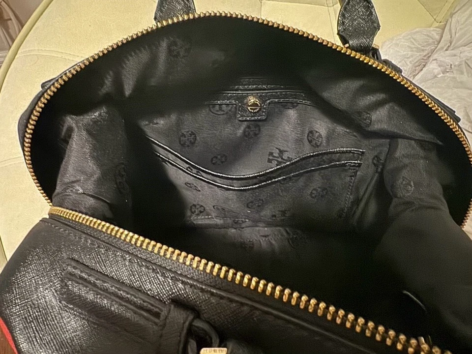 Tori Burch Robinson Small Two Way Slouchy Satchel Handbag (excellent condition) - Image 4 of 4