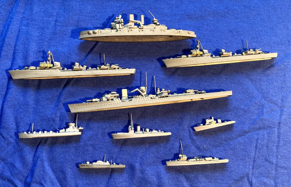 1:1250, 10x Modellschiffe, Fa. Hansa, Zerstörer, Kreuzer, Minensuchboot