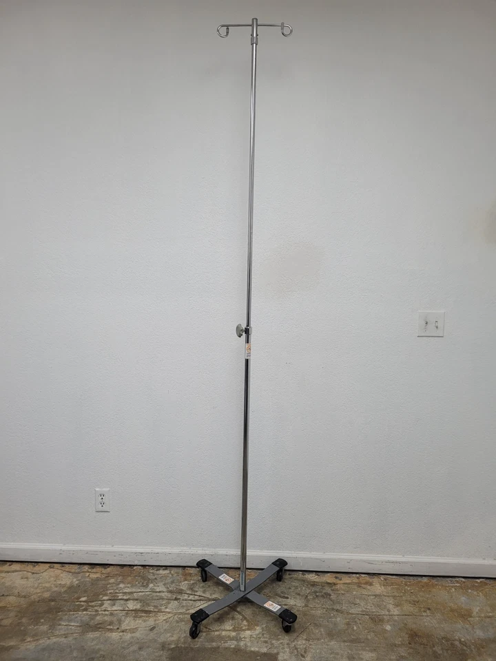 McKesson MS400E IV Stand 4-Leg 2 Hooks "50-84" - Imagem 2 de 4