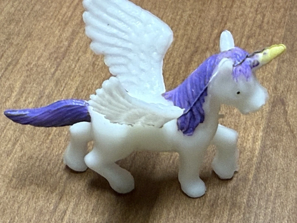 Mini figuras de unicórnio de plástico rosa e roxo x25 enfeites de bolo míticos aniversário - Imagem 2 de 4