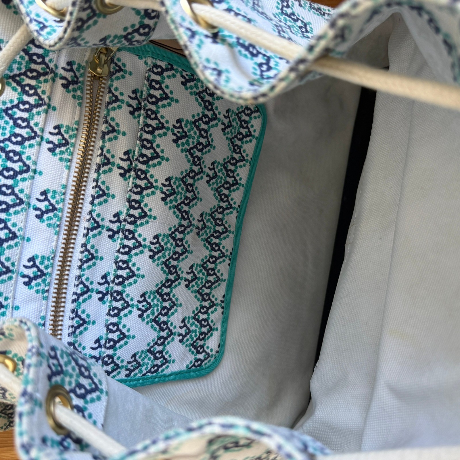 Vineyard Vines Drawstring Backpack Bookbag Navy B… - image 10