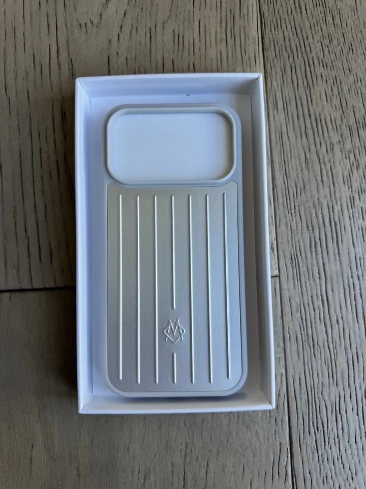 Funda iPhone Rimowa Aluminio iPhone 17 Pro Max Foto 2 de 4