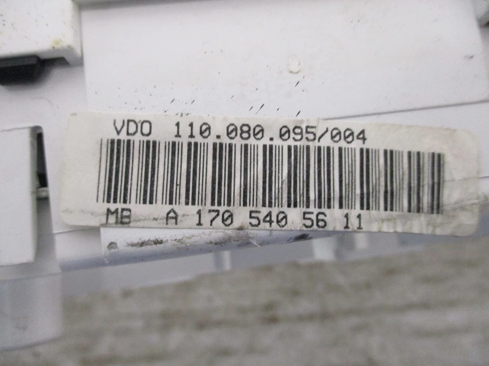 01 02 03 04 Mercedes-Benz SLK230 Velocímetro KPH Cluster 190K KM OEM Foto 4 de 4