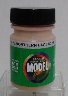 Badger Modelflex acrylic paint 16-78, Northern Pacific yellow.