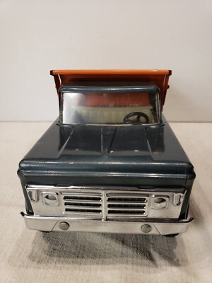 Structo Manufacturing Co. 1960s Pressed Steel Hydraulic Dump