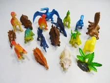Lot 18 PLASTIC DINOSAURS Stegosaurus Triceratops Pterodactyl T-Rex Trachodon 2"