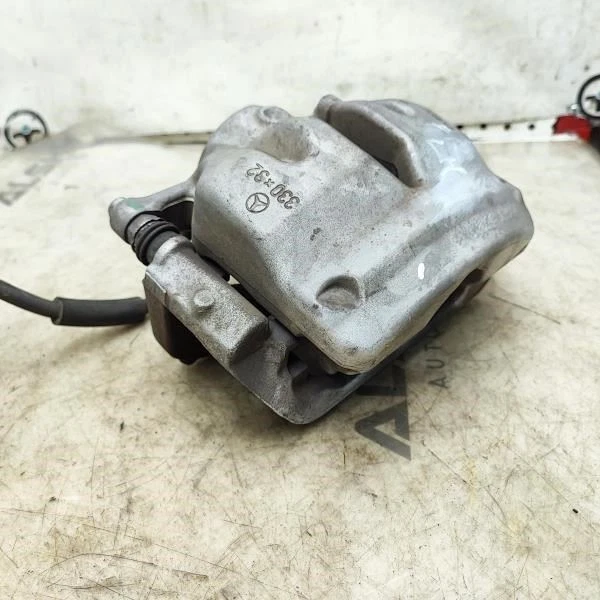 2015-20 Mercedes-Benz C300 Front Left Side Disc Brake Caliper 205-421-03-81 OEM - Image 3 of 4