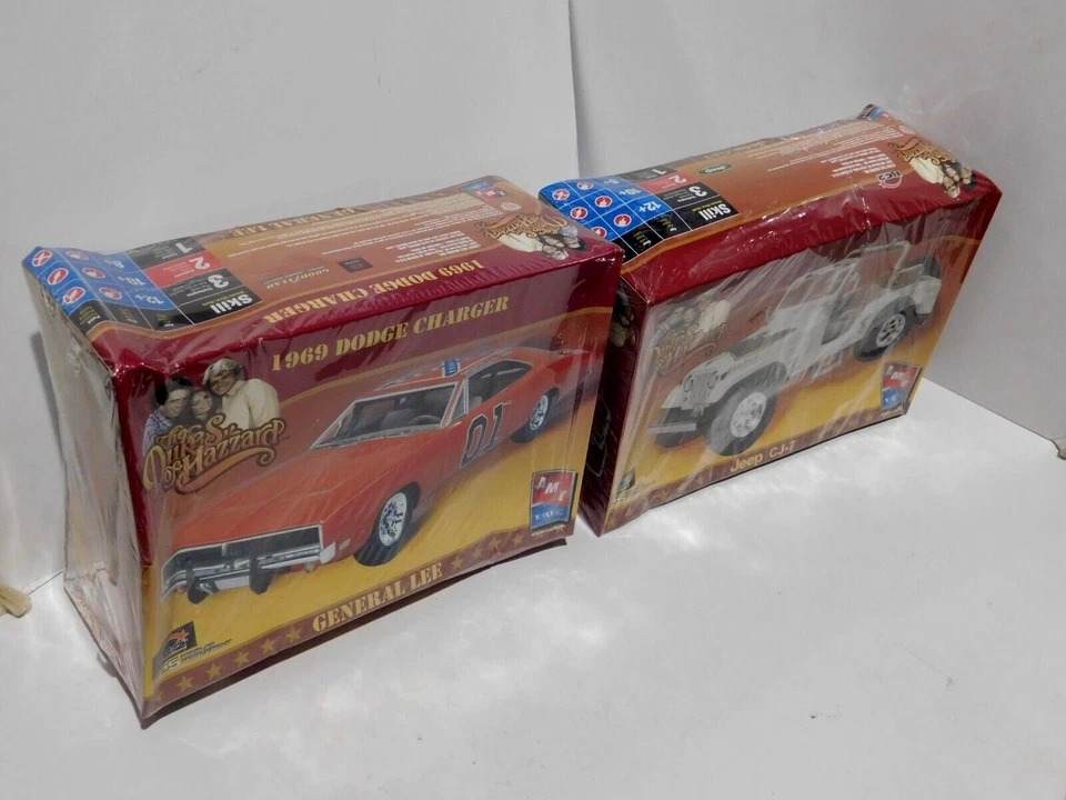 General Lee Dodge Charger 1969 E Jeep Di Daisy DUKES OF HAZZARD ERTL 1:25 KIT - Immagine 2 di 2