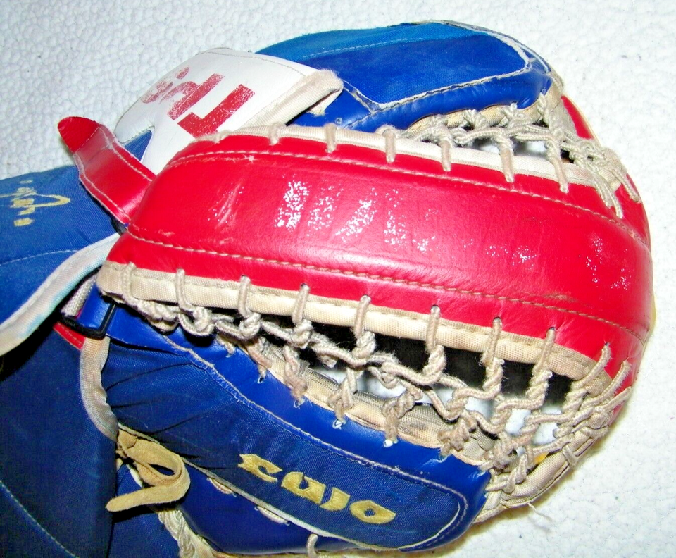 VINTAGE CURTIS JOSEPH CUJO LOUISVILLE TPS ST.LOUIS BLUES GOALIE CATCHER