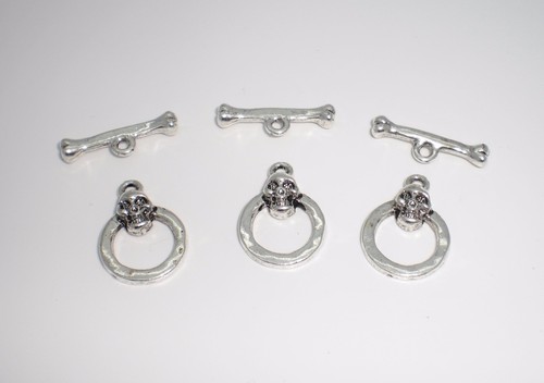Antiqued Silver Pewter Skull and Bones Toggle Clasp - Set of 3 - Picture 2 of 2