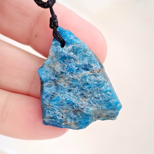 Apatite Crystal Blue Pendant Necklace Raw Stone Dream Gemstone Jewellery & Box - Picture 7 of 21