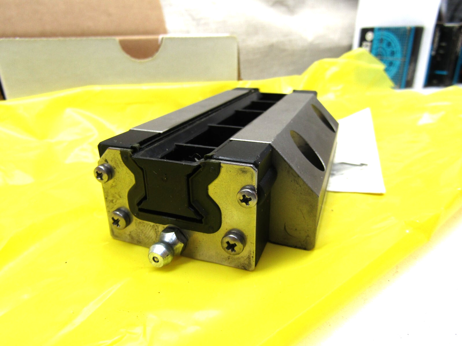 Bosch Rexroth R185321310 75420 (R010) Linear Bearing Block Runner